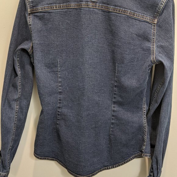 Vintage Tommy Hilfiger Women's Denim Button Shirt - Picture 4 of 10